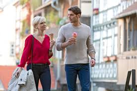 Ein riskanter Neuanfang: Vertrauen, Zweifel und Entscheidungen in der Sachsenklinik