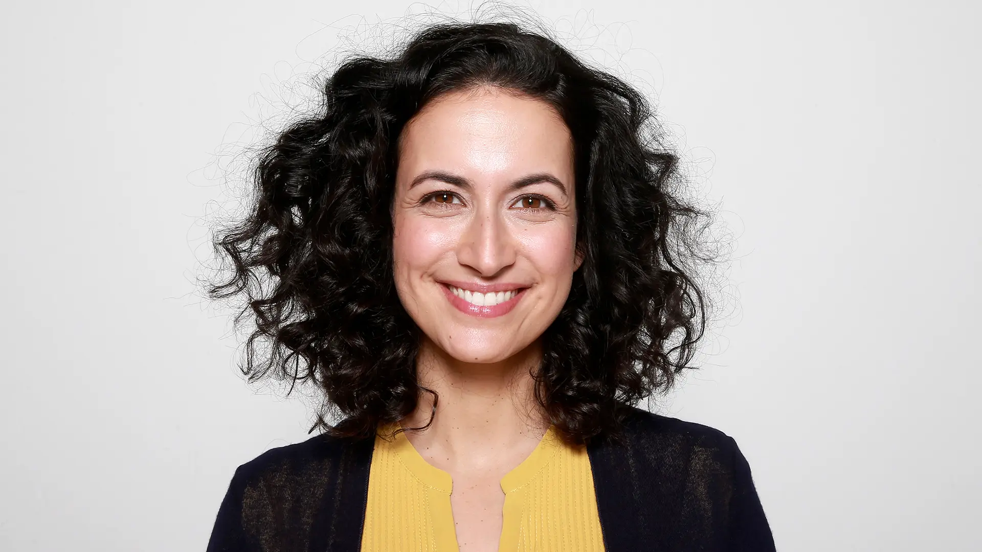 Deshalb war “In aller Freundschaft”-Star Sanam Afrashteh einfach weg!