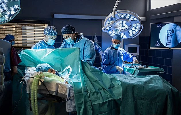 Vorschau: In aller Freundschaft – Die jungen Ärzte (438) • Hoffnungsflug