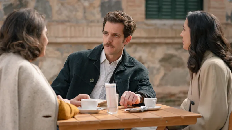 Avance semanal de Sue&ntilde;os de libertad: Valentina, amiga de Cloe, llega a la f&aacute;brica ocultando un gran secreto