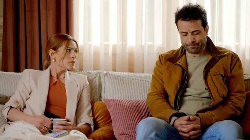 „Die Landarztpraxis“: Schock für Basti! Ex Becky küsst plötzlich seinen Vater