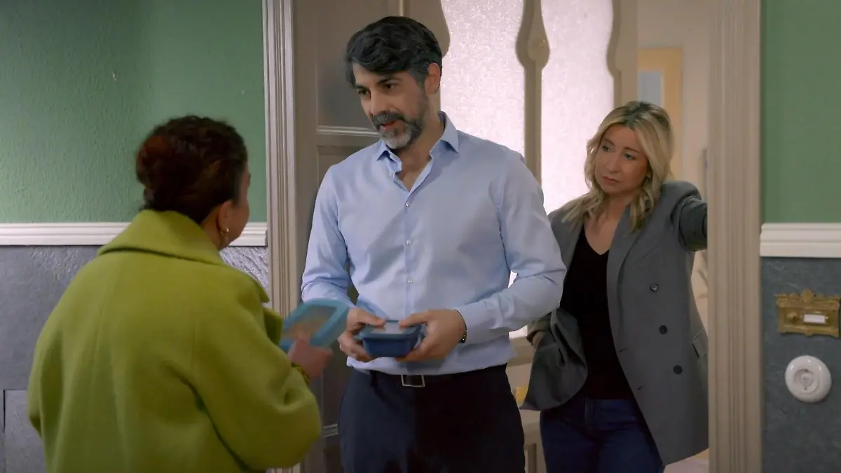 „Unter uns”-Vorschau am 02.01.26 im TV: Ute am Frühstückstisch mit Ferhat und seiner Ex