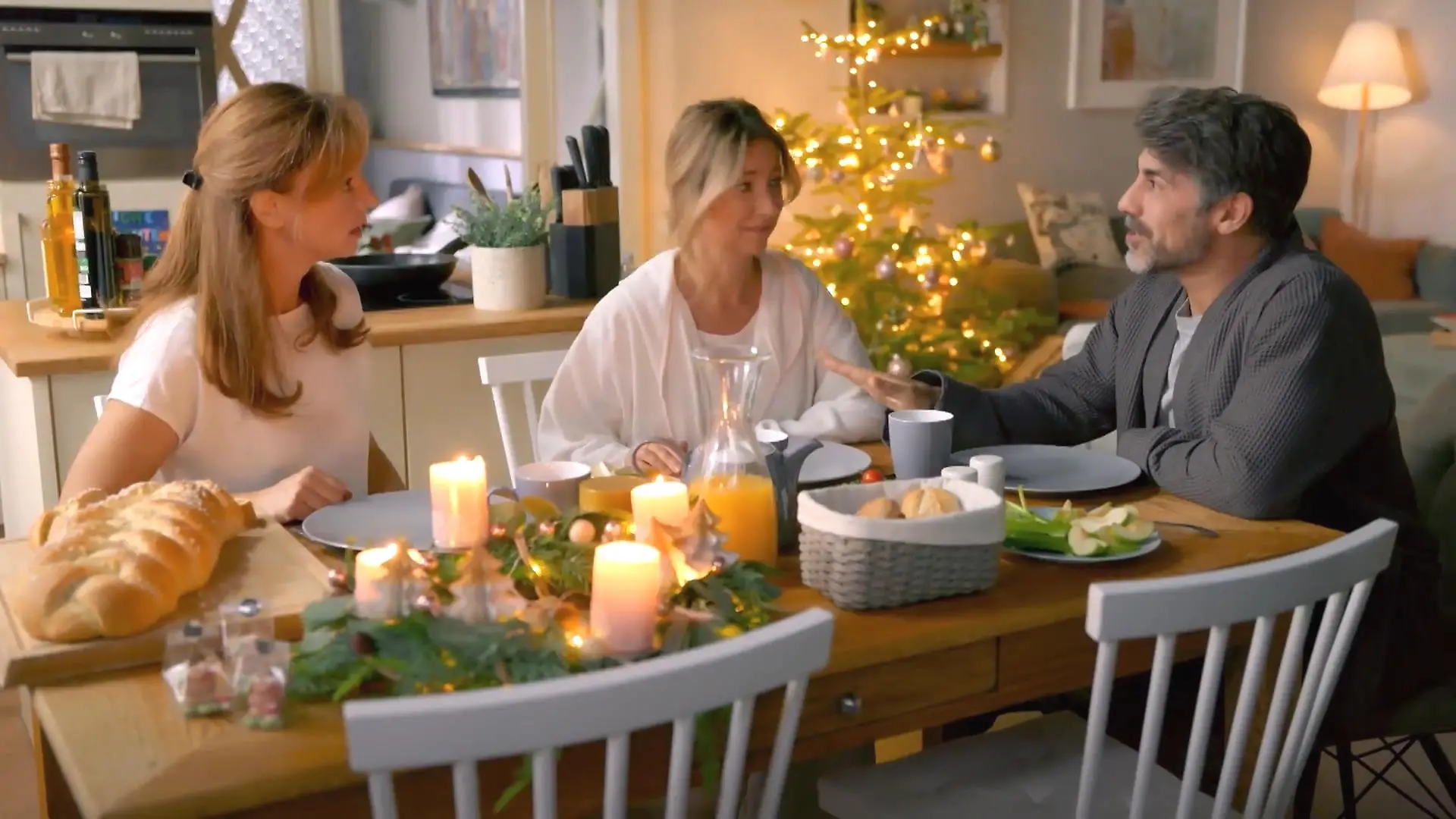 „Unter uns“- Folge 7789 auf RTL+: Ute bleibt gelassen, als Ferhat und Dana in Erinnerungen schwelgen