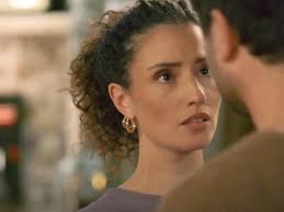 „Unter uns“-Folge vom 19.01.26 auf RTL+: Tobias platzt in den Umzug von Esma und Ronja