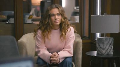 AWZ-Folge vom 14.01.26 auf RTL+: Joana hat beim Tennismatch Schmerzen in der Schulter