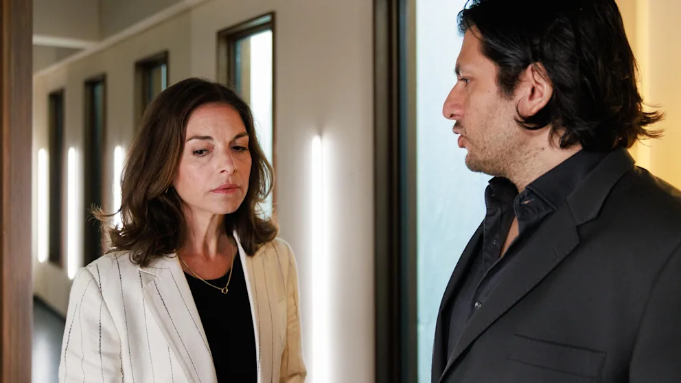 „Alles was zählt“ heute im TV: Eine Intrige gegen Maximilian