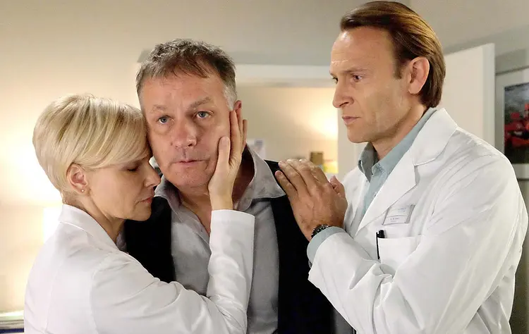 “In aller Freundschaft”-Jubiläum: So endet der Todeskampf von Roland!