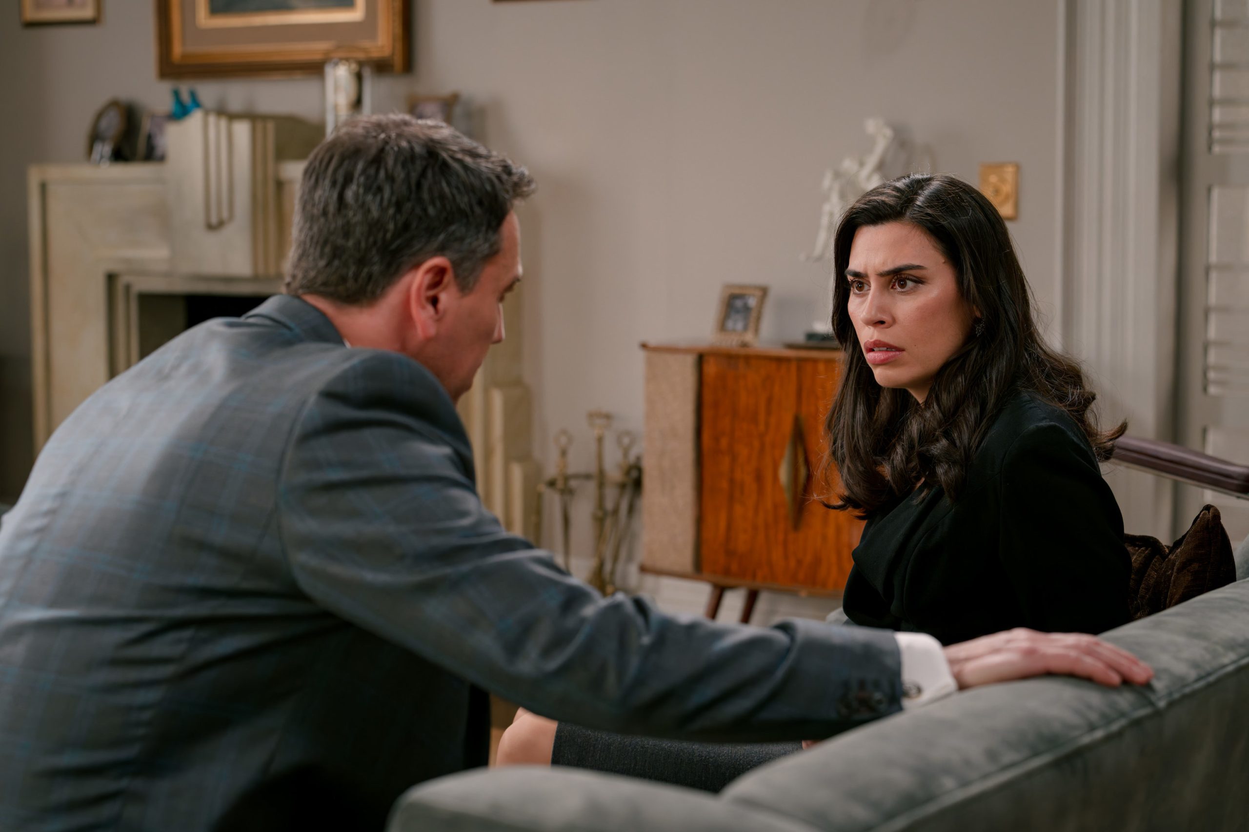 Avance semanal de Sue&ntilde;os de libertad: Gabriel, un paso m&aacute;s cerca de ser descubierto