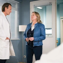 “In aller Freundschaft”: Liebt Dr. Stein die Mutter seiner Ex?