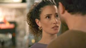 „Unter uns“-Vorschau vom 14.01.25 auf RTL+: Zwischen Paco und Naomi kommt es zum Kuss