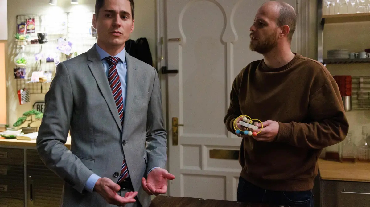 „Unter uns“-Folge 7802 auf RTL+: Ringo fühlt sich von Tobias’ Worten verletzt