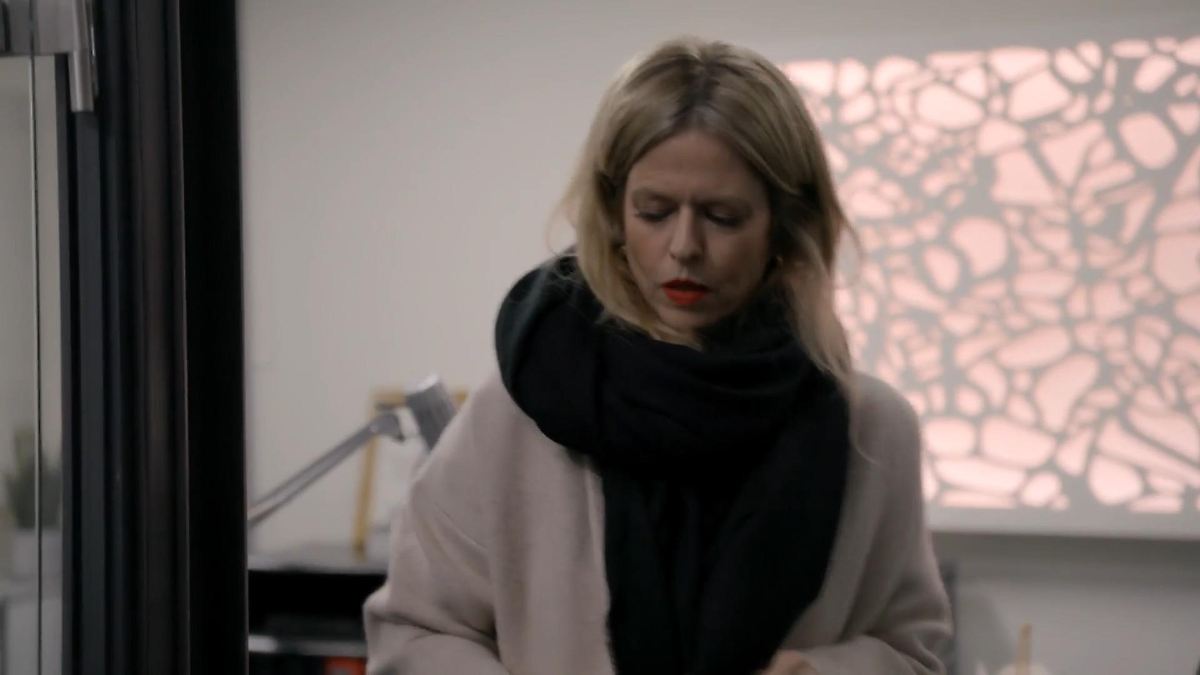 „Unter uns“-Folge vom 30.01.24: Patrizia hilft Stellas Erfolg etwas nach