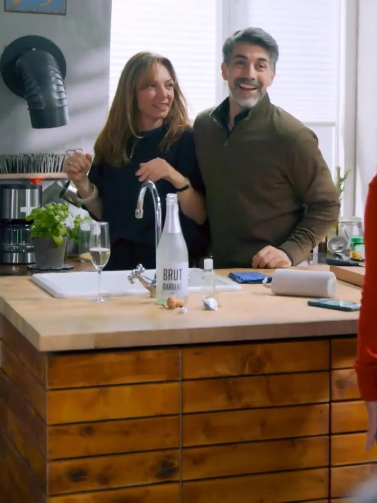 „Unter uns“-Folge vom 16.01.26 auf RTL+: Dana täuscht einen Unfall vor