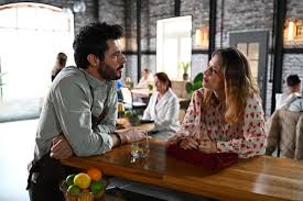 „Alles was zählt“ heute im TV: Joana verzichtet auf Weihnachten