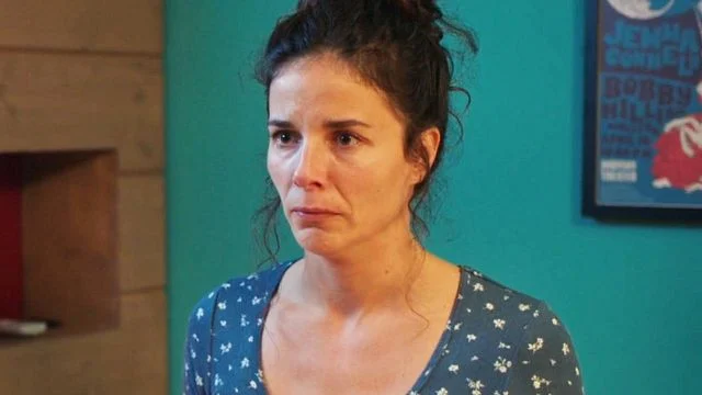 Demain nous appartient : “Soit tu la vires, soit je me casse”… Sara et Roxane au bord de la rupture ?