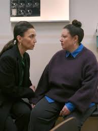 AWZ-Folge vom 27.11.24 auf RTL+: Isabelle erscheint im Krankenhaus, um sich testen zu lassen