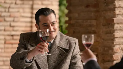 Dami&aacute;n propone a Tasio que Carmen y &eacute;l se muden a la casa de la Reina&hellip; &iquest;aceptar&aacute;?