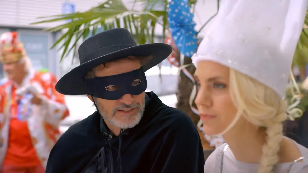 „Unter uns”-Vorschau heute auf RTL+: Naomis Gefühle brechen sich vor Stella Bahn