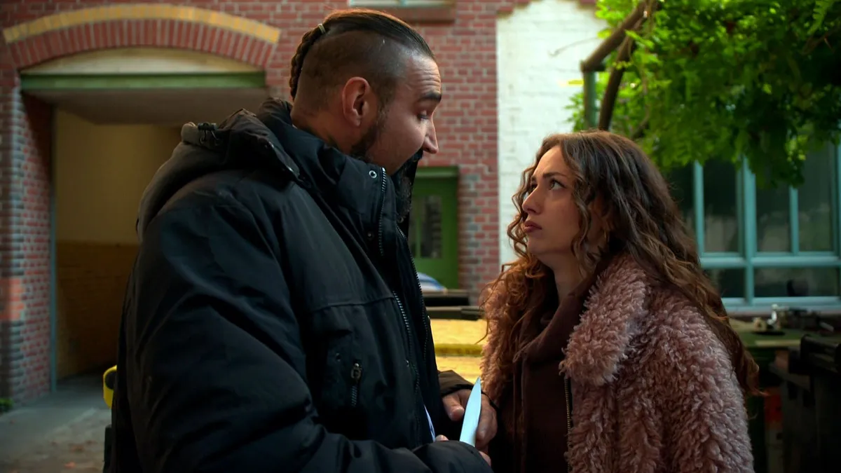 Durch „Berlin Tag und Nacht“ mit Wa22ermann und Teuterekordz